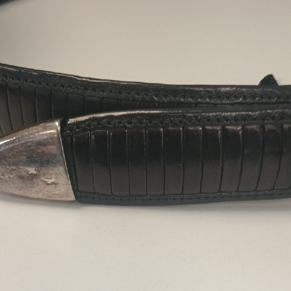 Mezlan Black Leather Belt Bag with Silver Buckle - Picture 2 of 13